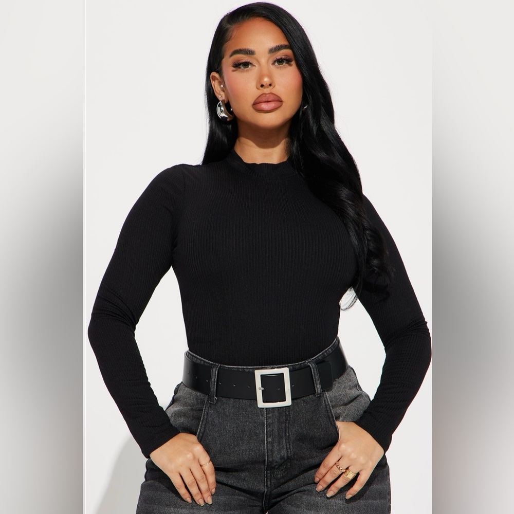 BRAND NEW NEVER OPENED /WORN Fashion nova Gina Ribbed Long Sleeve Bodysuit Black